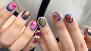 aura nail art